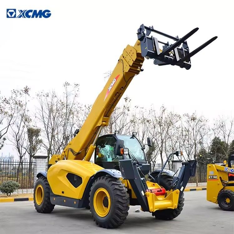 XC6 Telescopic Arm Forklift Piattaforma di lavoro 17MI Capacità del secchio Tipo di azionamento sinistra/destra